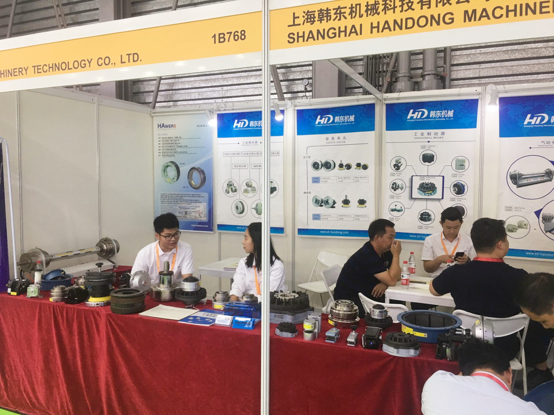 customer visit our booth for air clutches and brakes
